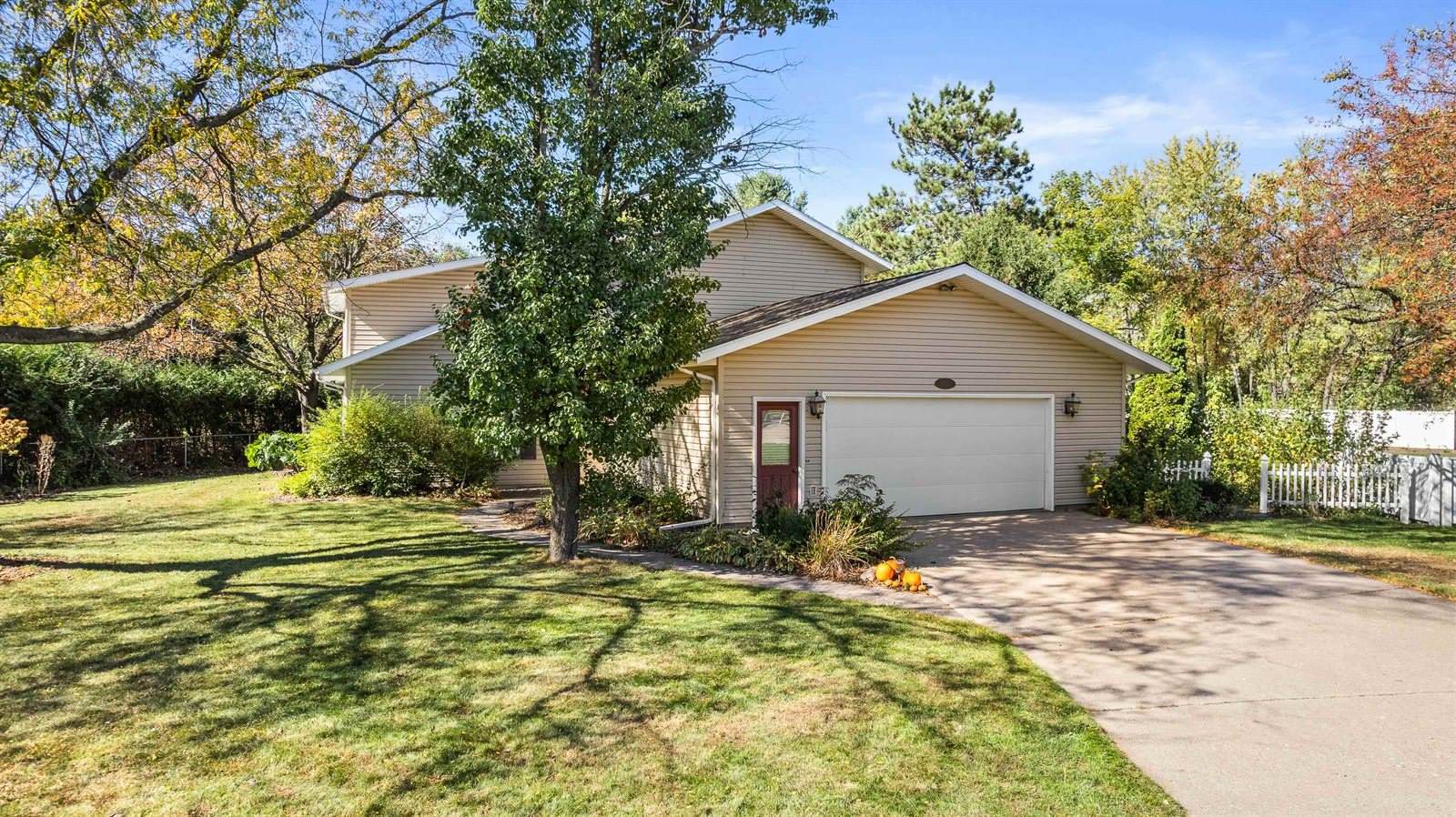 1441 Mulberry Drive, Plover, WI 54467