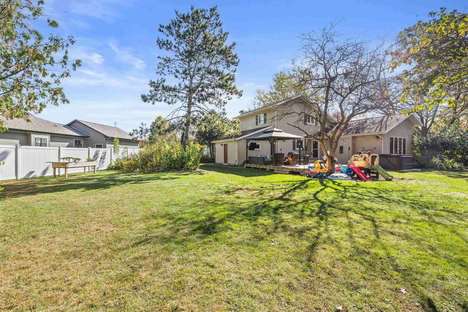 1441 Mulberry Drive, Plover, WI 54467