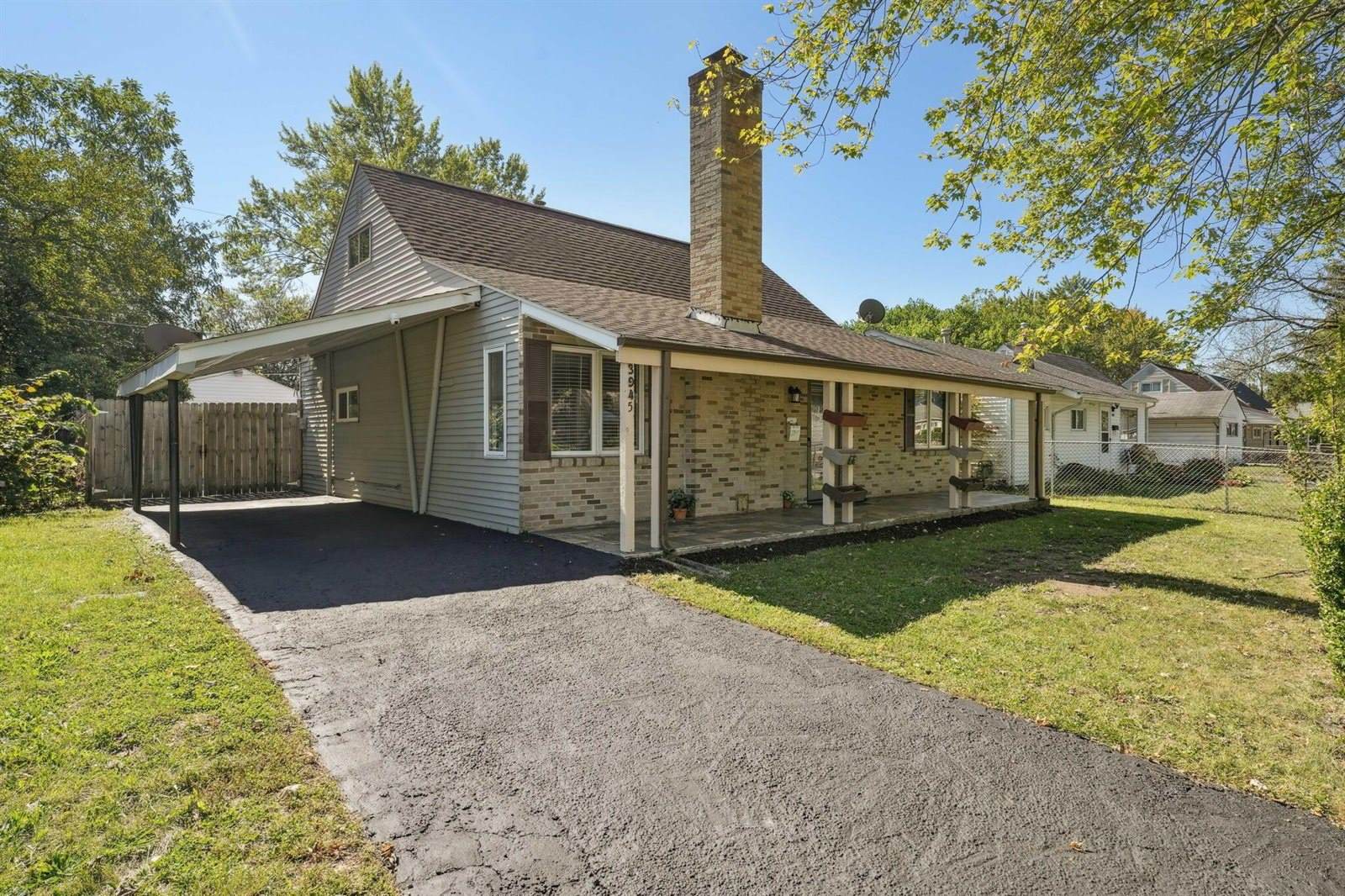 3945 Dillon Drive, Columbus, OH 43227