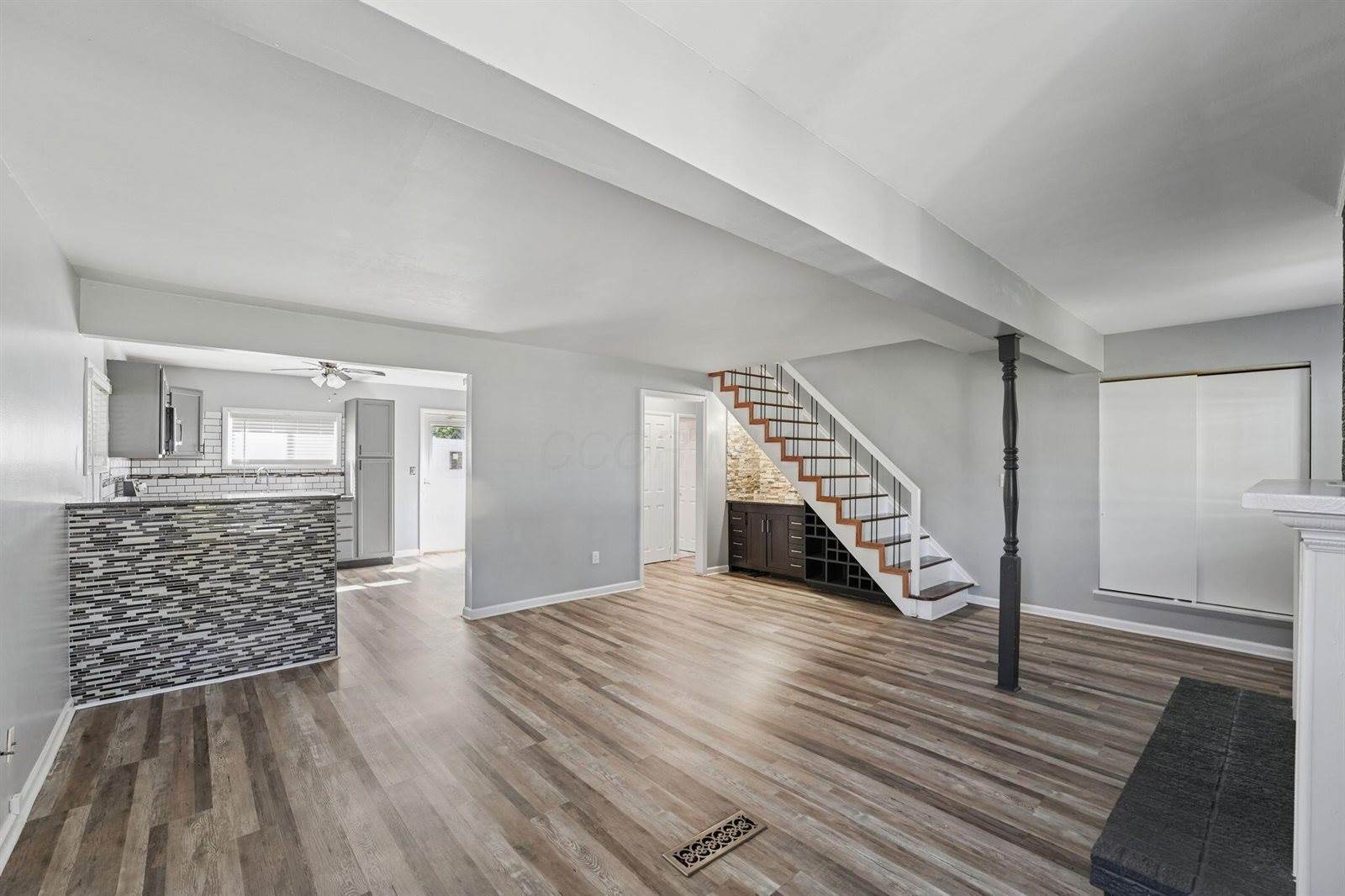 3945 Dillon Drive, Columbus, OH 43227