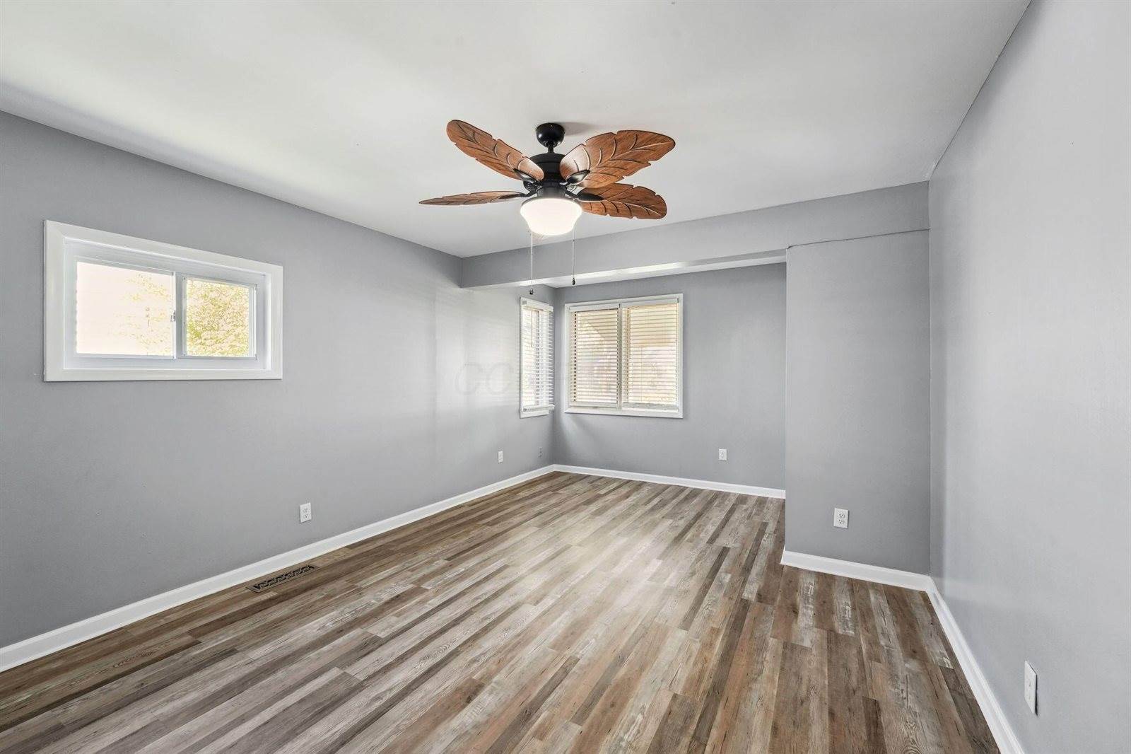 3945 Dillon Drive, Columbus, OH 43227