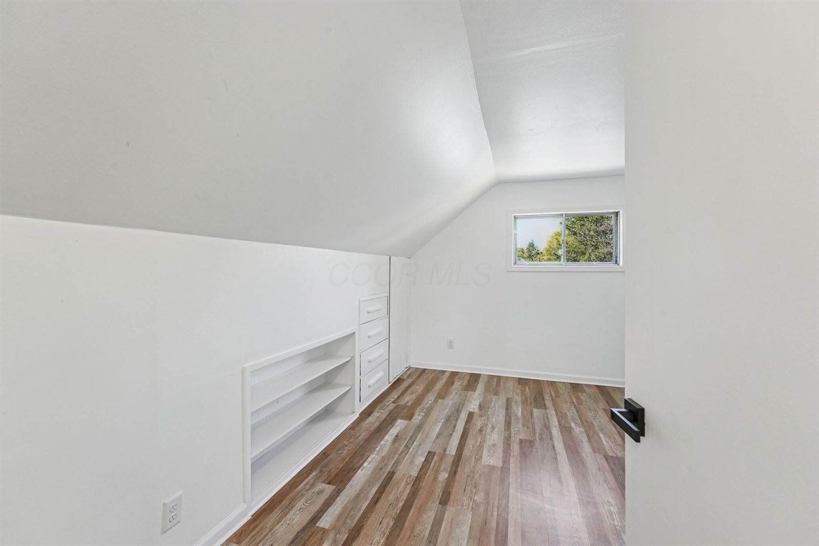 3945 Dillon Drive, Columbus, OH 43227