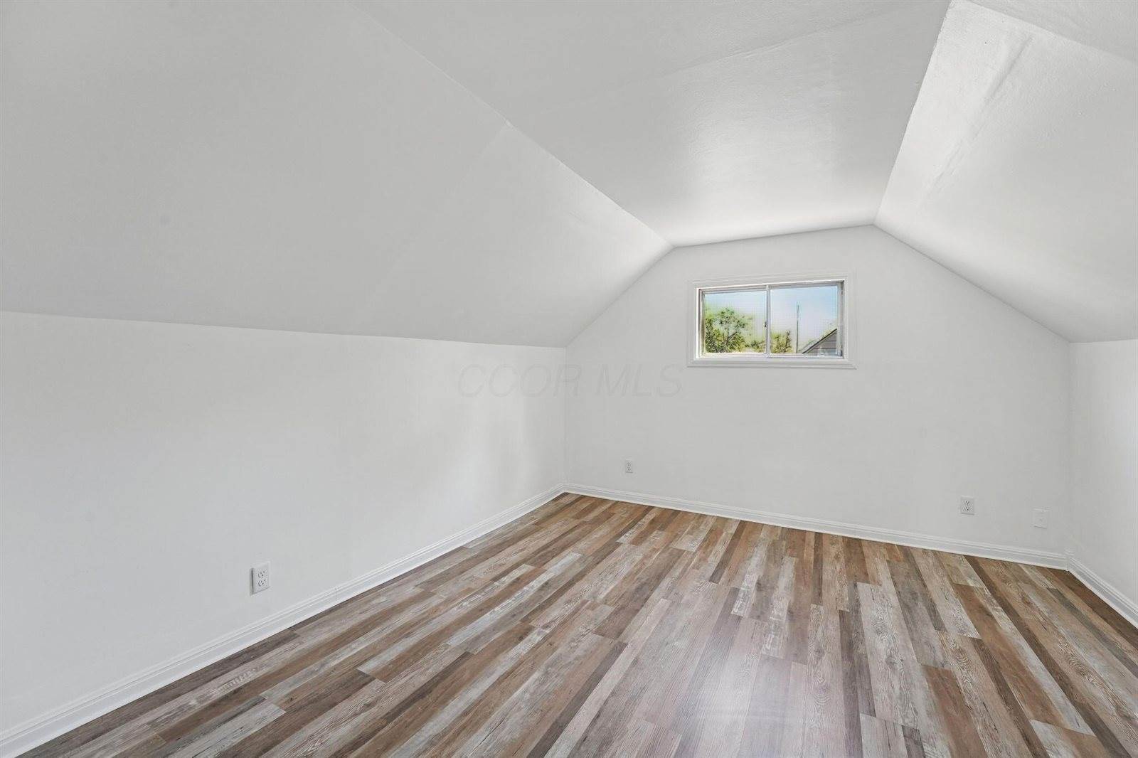 3945 Dillon Drive, Columbus, OH 43227