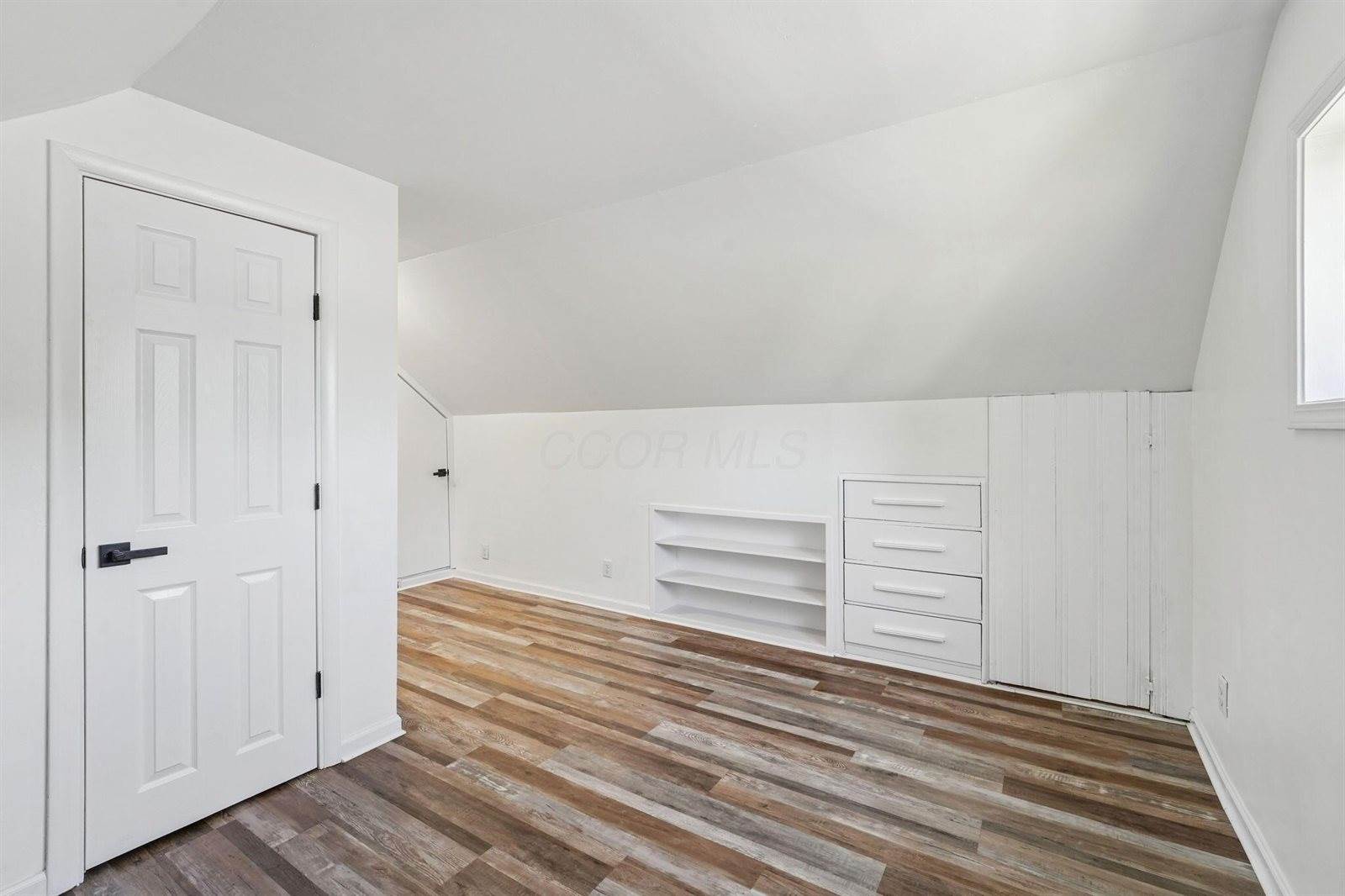 3945 Dillon Drive, Columbus, OH 43227