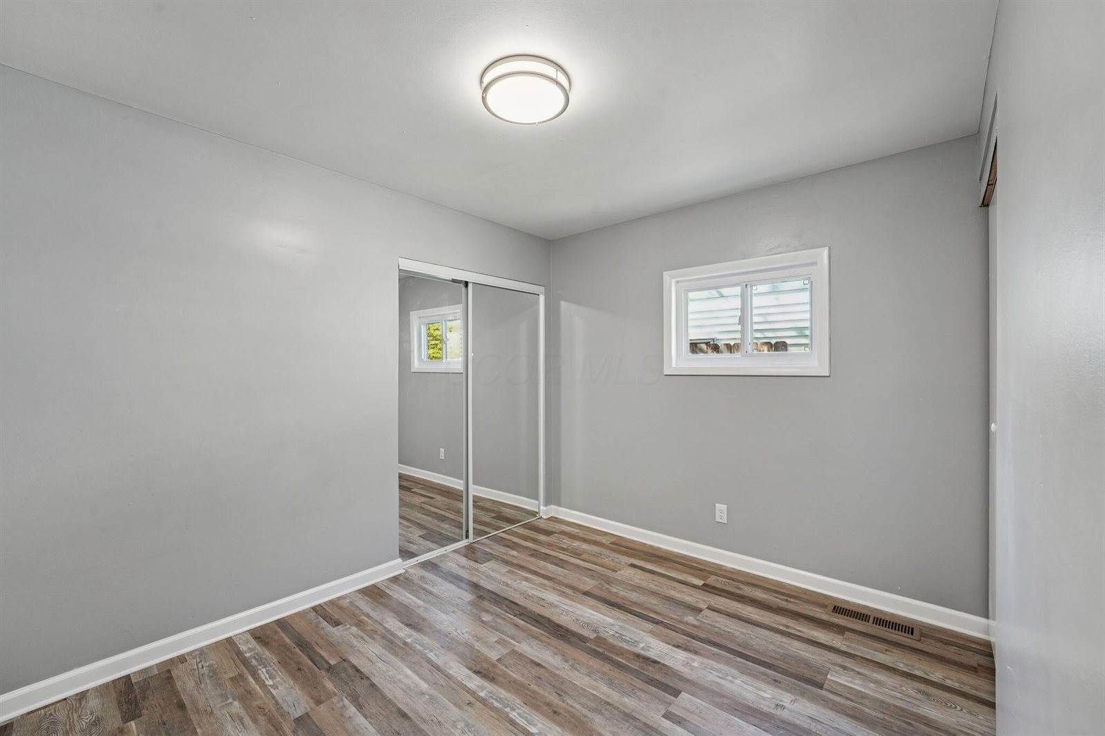 3945 Dillon Drive, Columbus, OH 43227