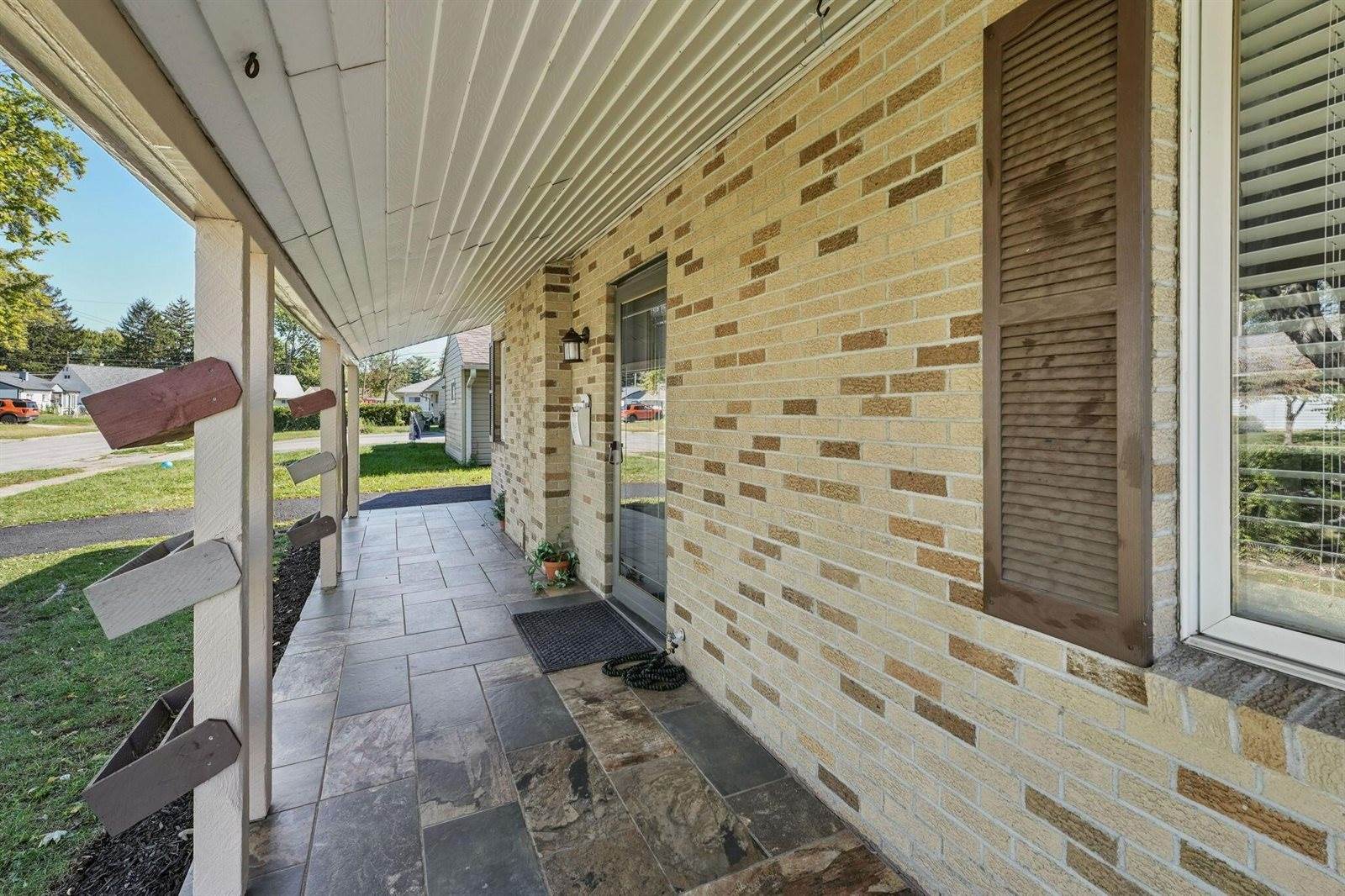 3945 Dillon Drive, Columbus, OH 43227