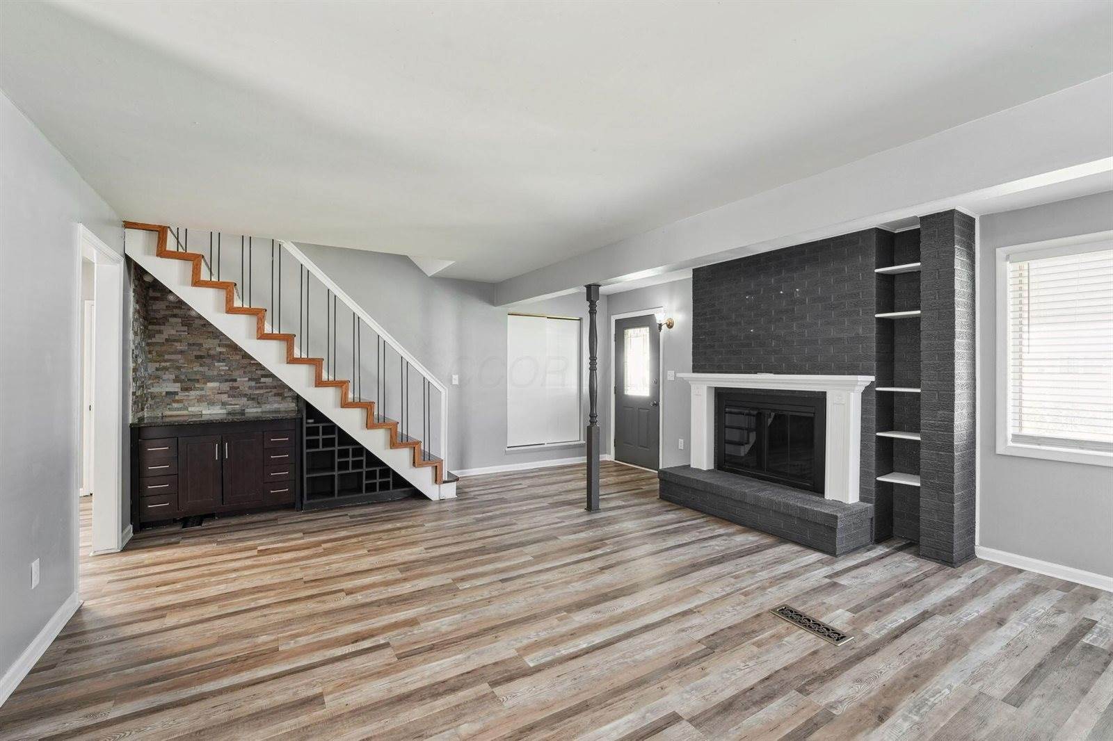 3945 Dillon Drive, Columbus, OH 43227