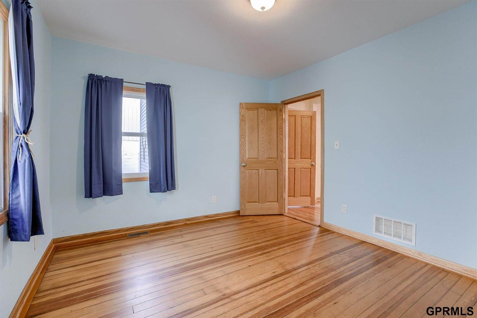 2319 South 12 Street, Omaha, NE 68108