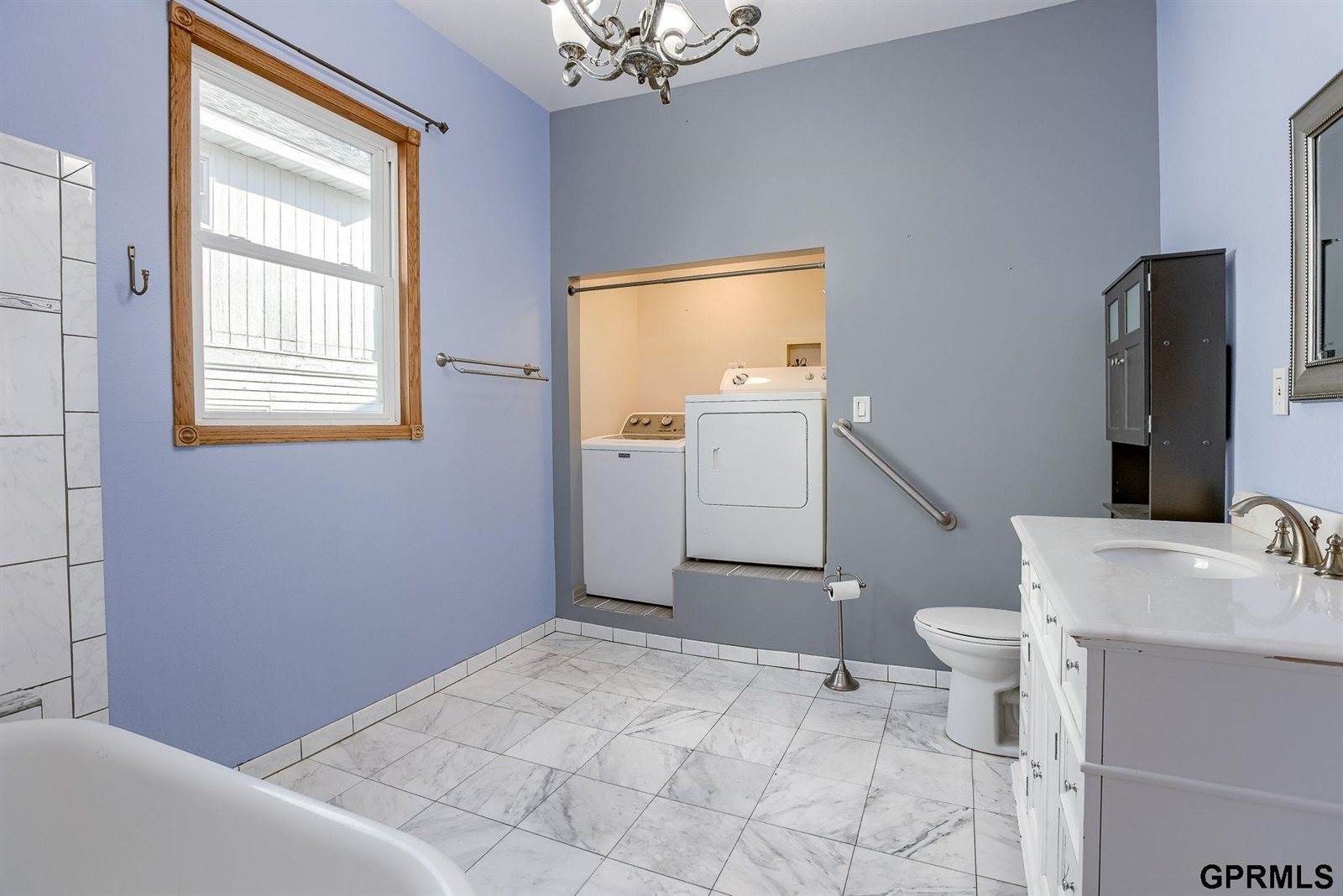 2319 South 12 Street, Omaha, NE 68108