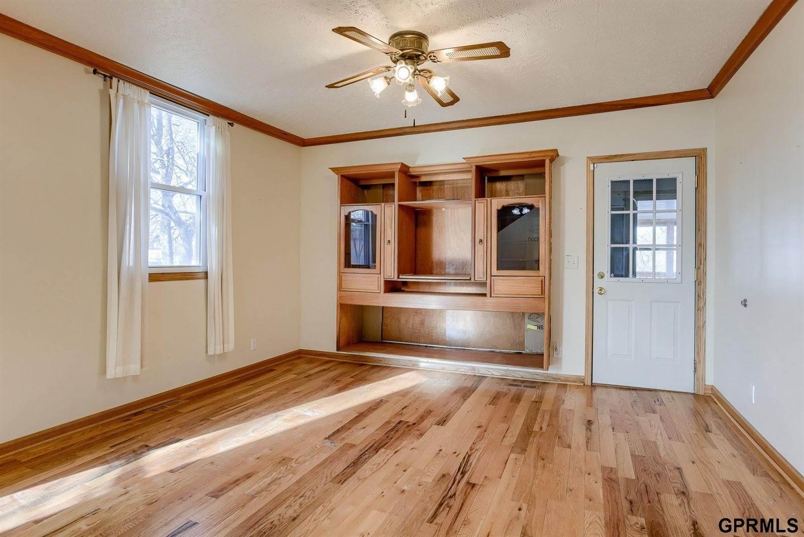 2319 South 12 Street, Omaha, NE 68108