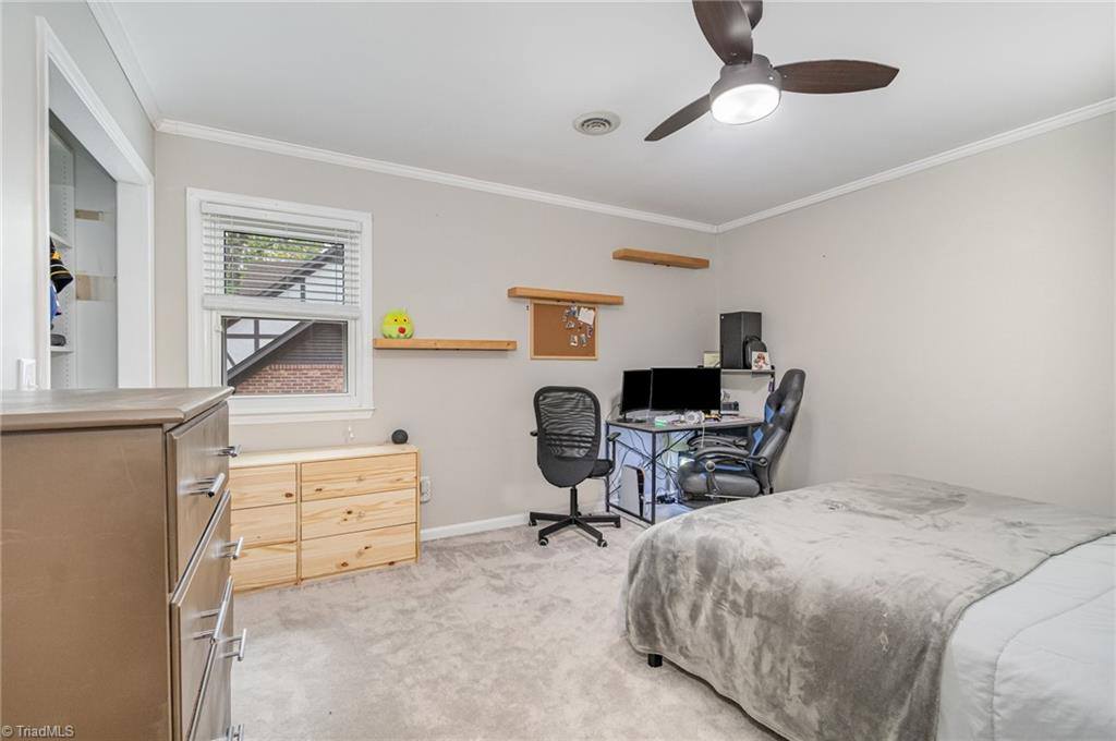 2007 La Dora Drive, High Point, NC 27265