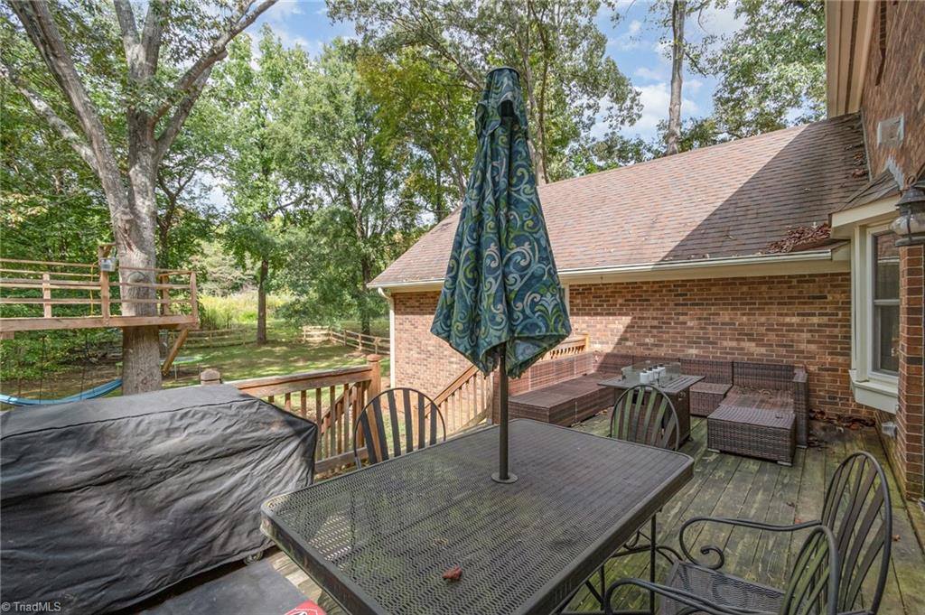 2007 La Dora Drive, High Point, NC 27265