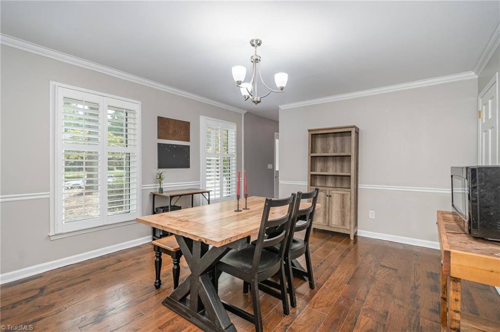 2007 La Dora Drive, High Point, NC 27265