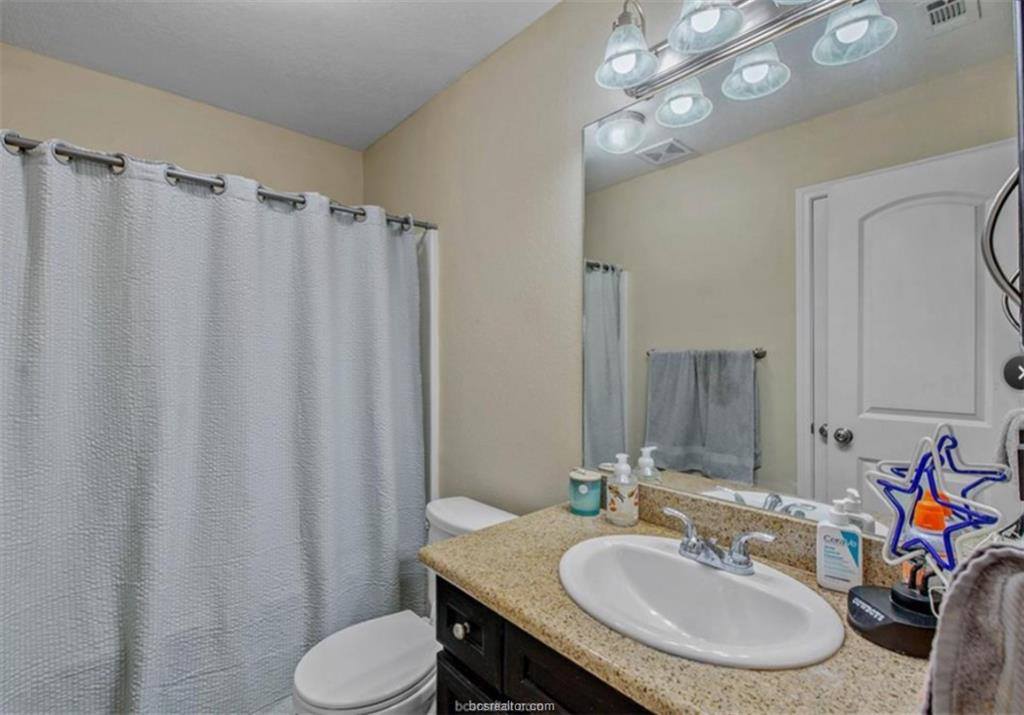 215 Simi Drive, College Station, TX 77845