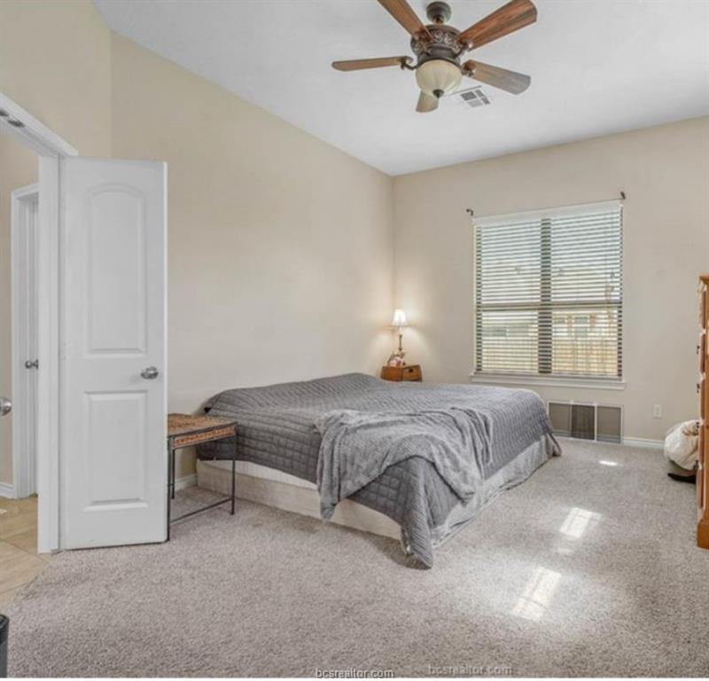 215 Simi Drive, College Station, TX 77845