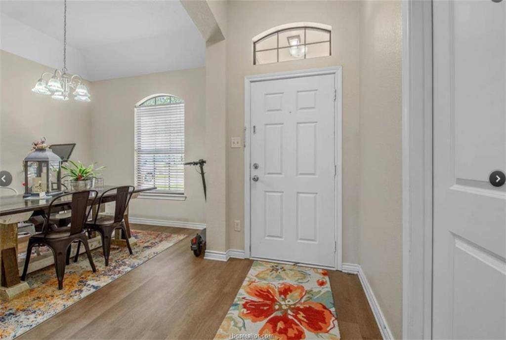 215 Simi Drive, College Station, TX 77845