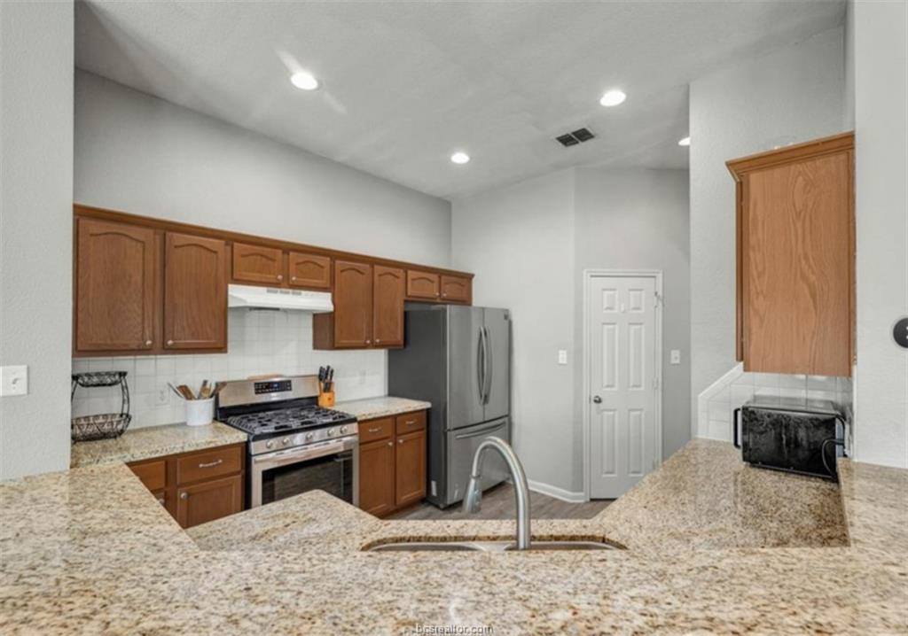 15128 Meredith Lane, College Station, TX 77845