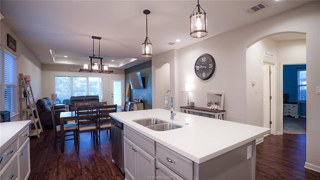 2113 Mountain Wind Loop, Bryan, TX 77807