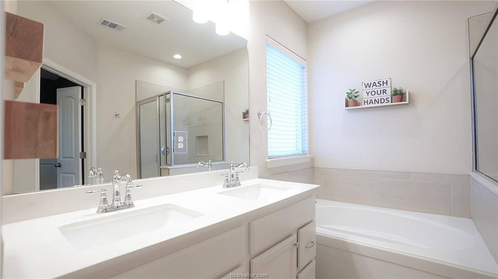 2113 Mountain Wind Loop, Bryan, TX 77807