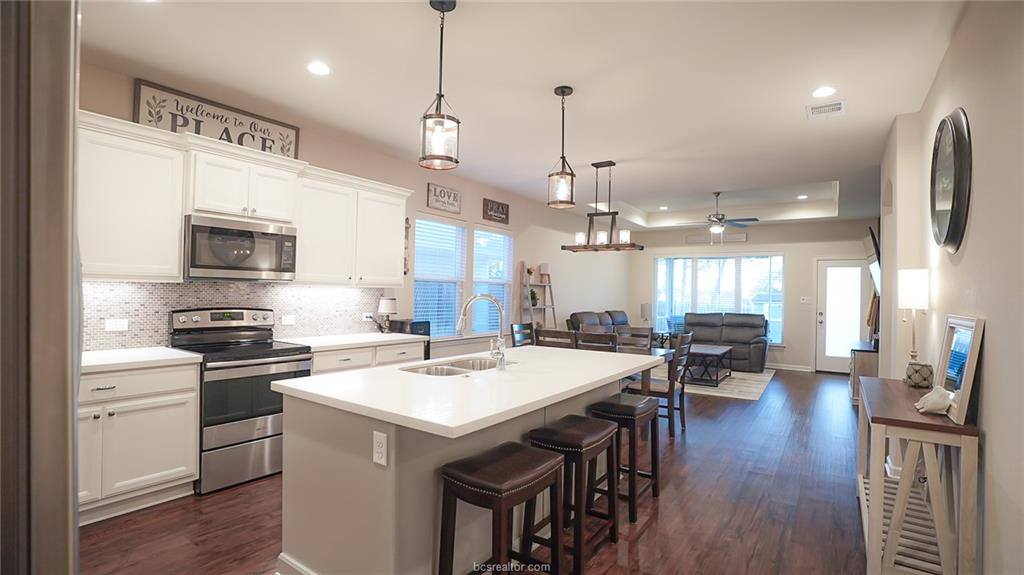 2113 Mountain Wind Loop, Bryan, TX 77807