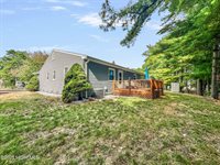 37 Brookfield Court, Toms River, NJ 08757