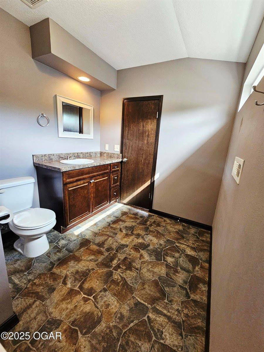 1707 North Elm Street, Pittsburg, KS 66762