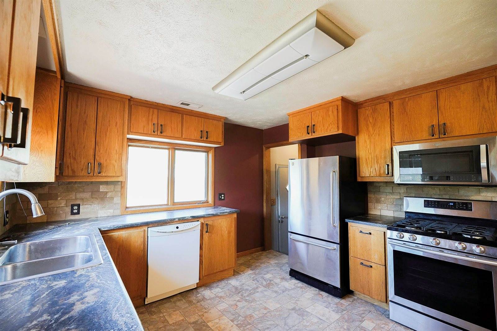 2231 North Broadway Street, Council Bluffs, IA 51503