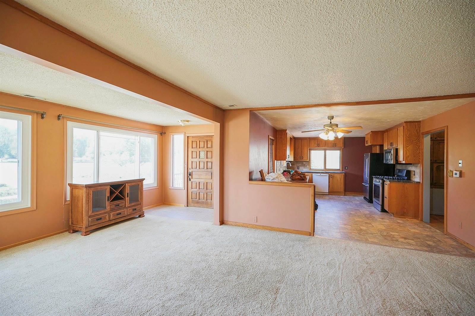 2231 North Broadway Street, Council Bluffs, IA 51503