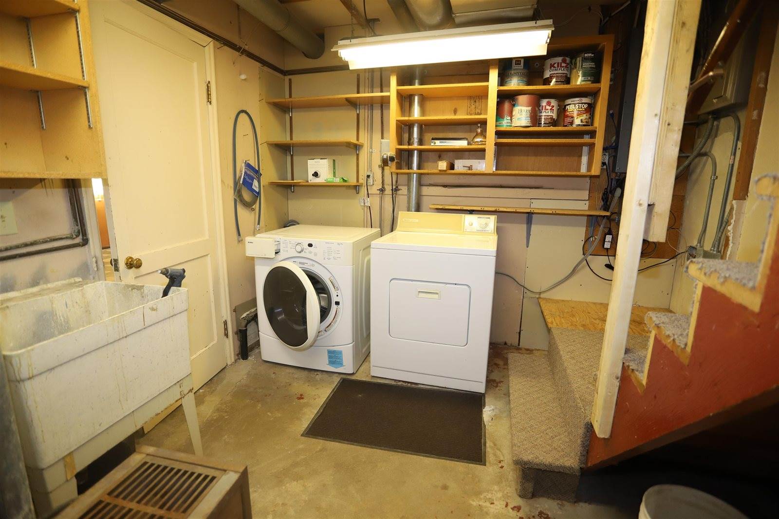 237 12th AV SE, Minot, ND 58701