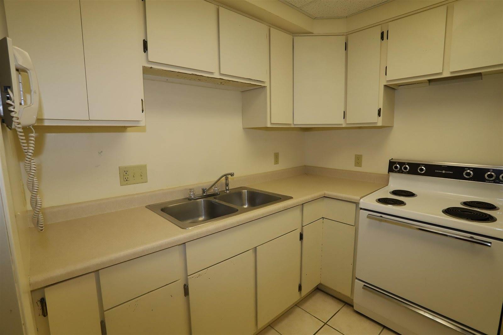 237 12th AV SE, Minot, ND 58701