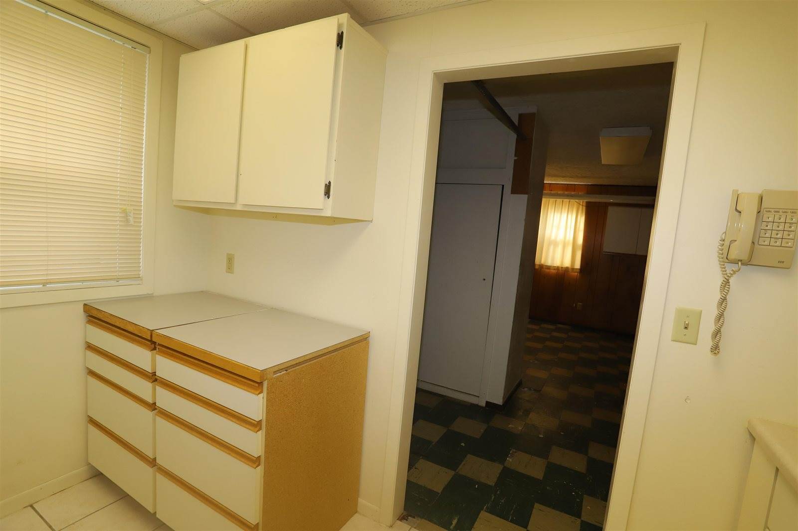 237 12th AV SE, Minot, ND 58701