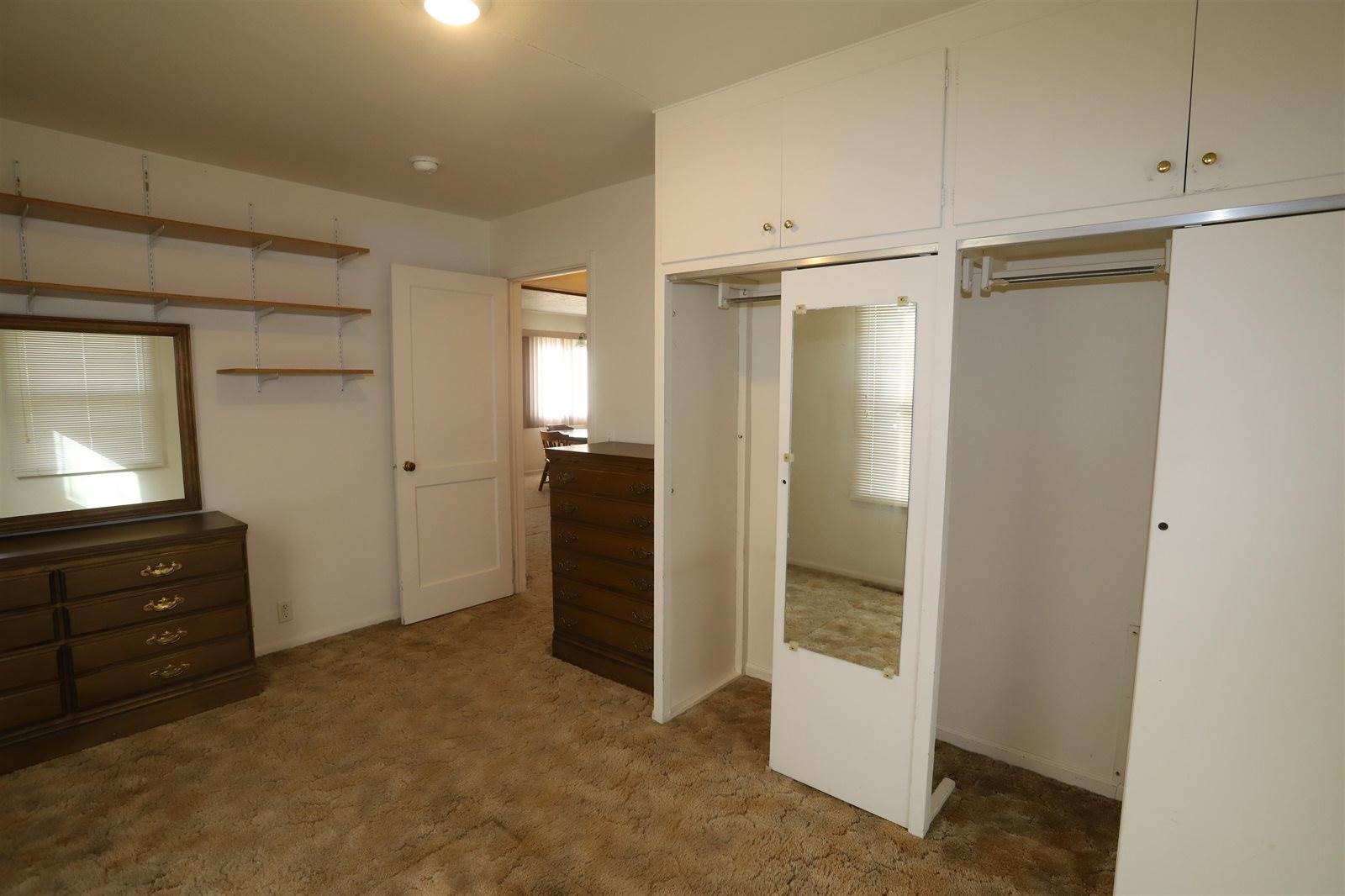 237 12th AV SE, Minot, ND 58701