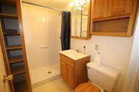 237 12th AV SE, Minot, ND 58701