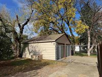 237 12th AV SE, Minot, ND 58701