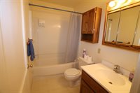 237 12th AV SE, Minot, ND 58701