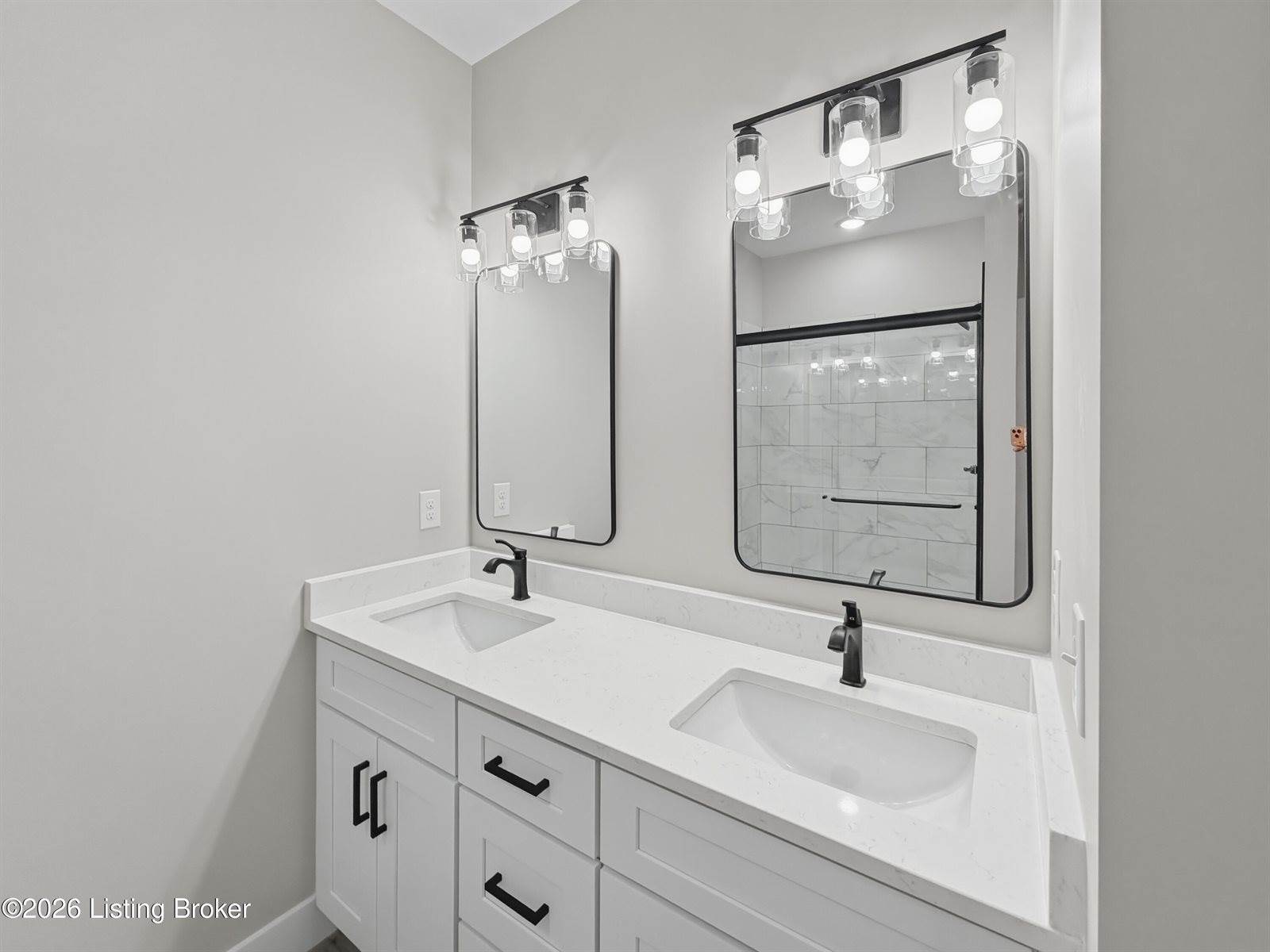 52 Betty Boyd Ln, Brandenburg, KY 40108