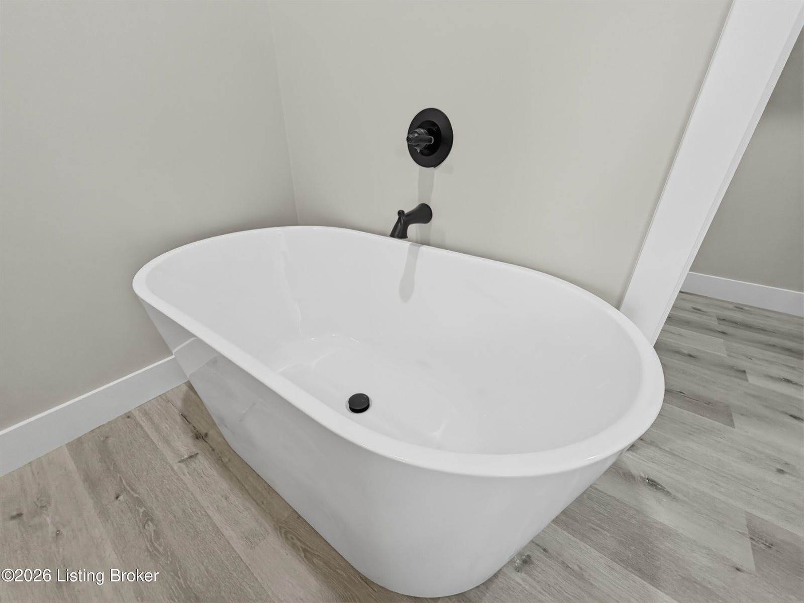 52 Betty Boyd Ln, Brandenburg, KY 40108