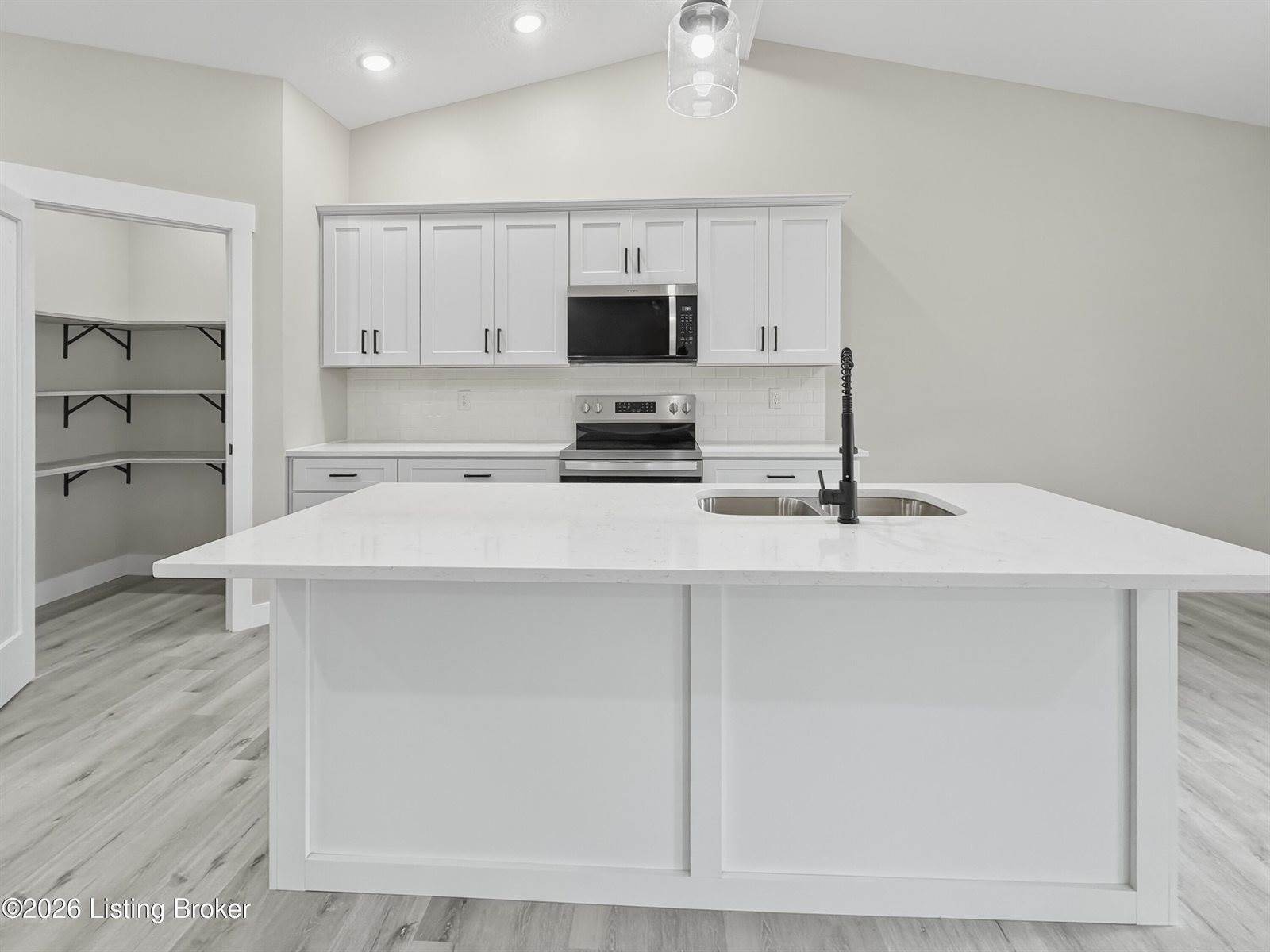 52 Betty Boyd Ln, Brandenburg, KY 40108