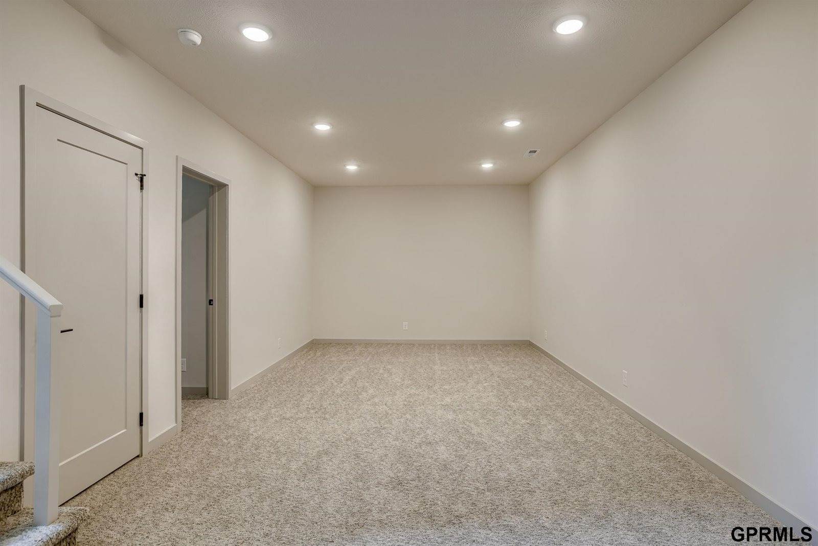 12768 Mormon Street, Omaha, NE 68142