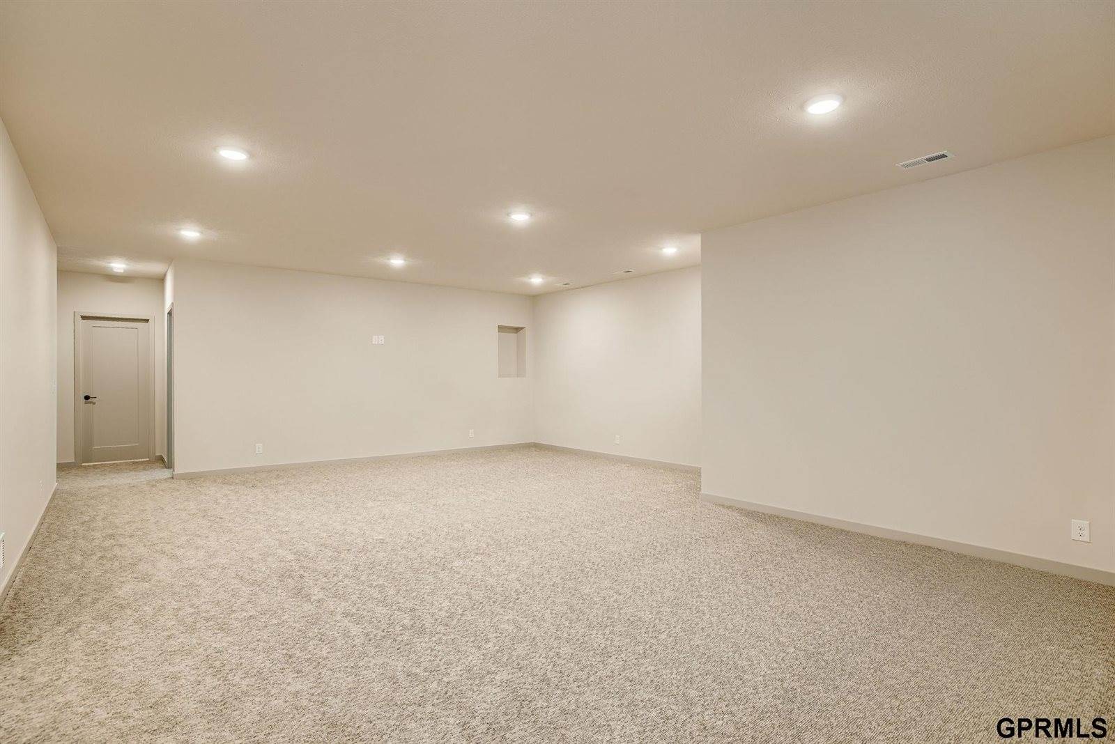 12768 Mormon Street, Omaha, NE 68142