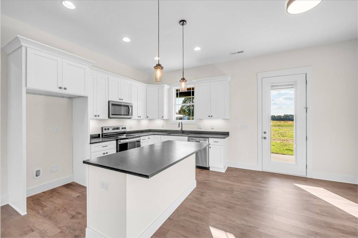 1053 Arch Cope Rd, Morrison, TN 37357