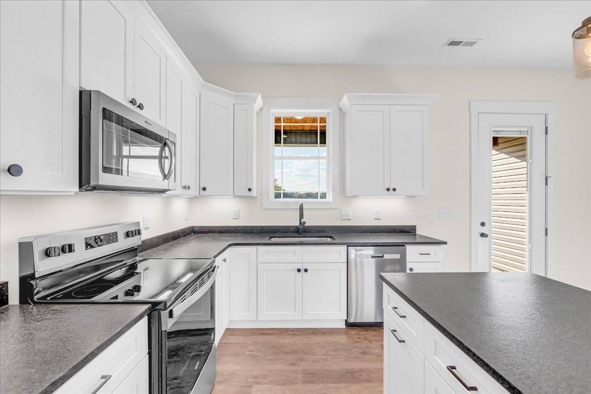 1053 Arch Cope Rd, Morrison, TN 37357