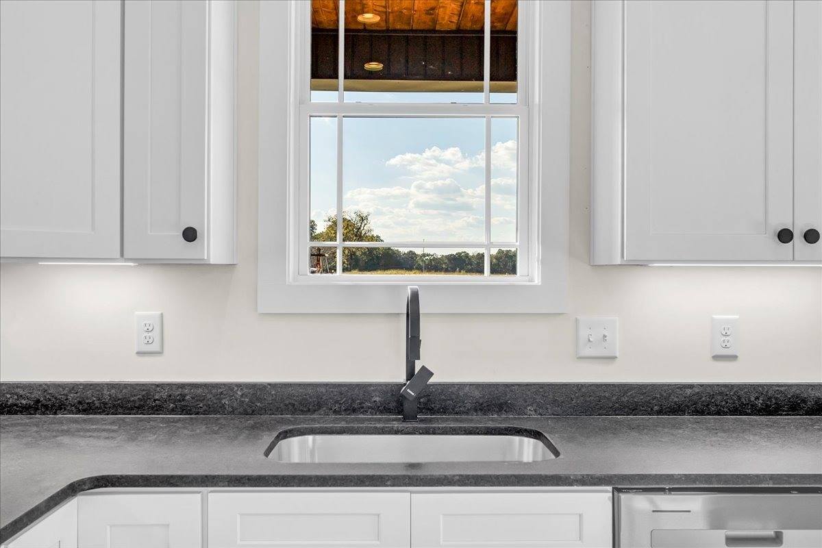 1053 Arch Cope Rd, Morrison, TN 37357