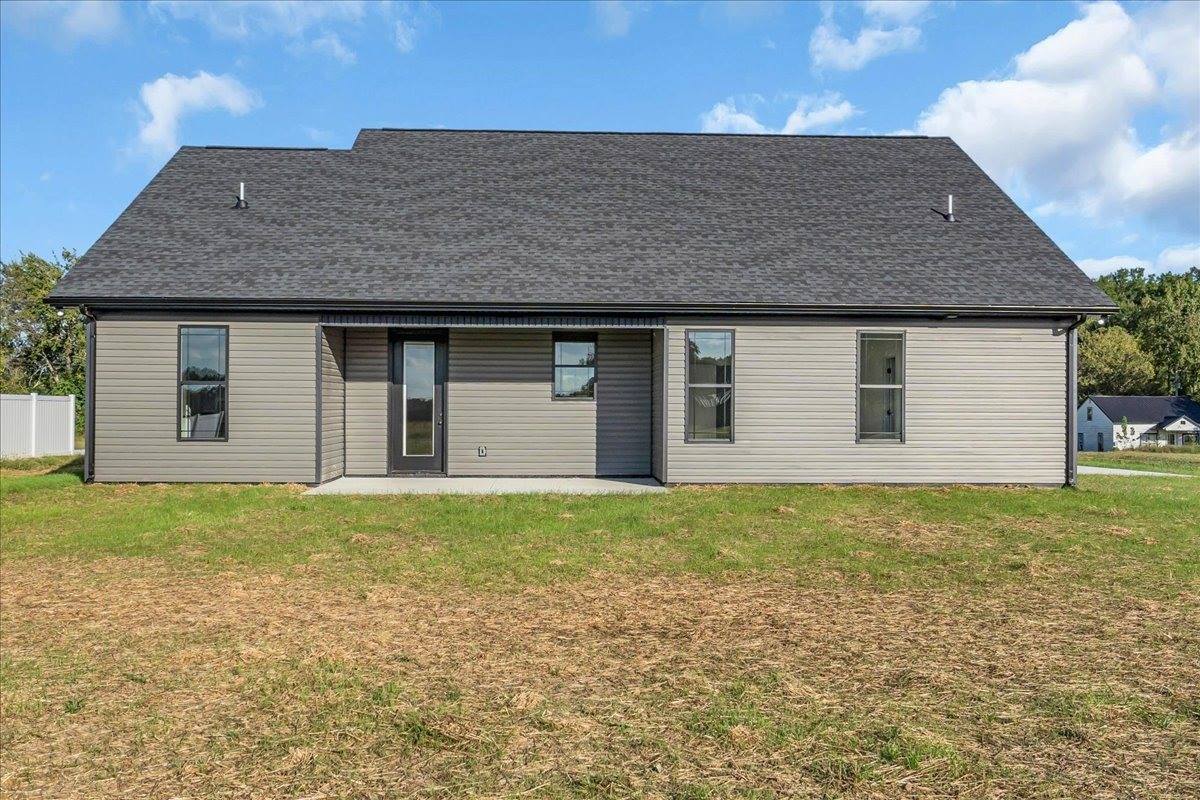 1053 Arch Cope Rd, Morrison, TN 37357