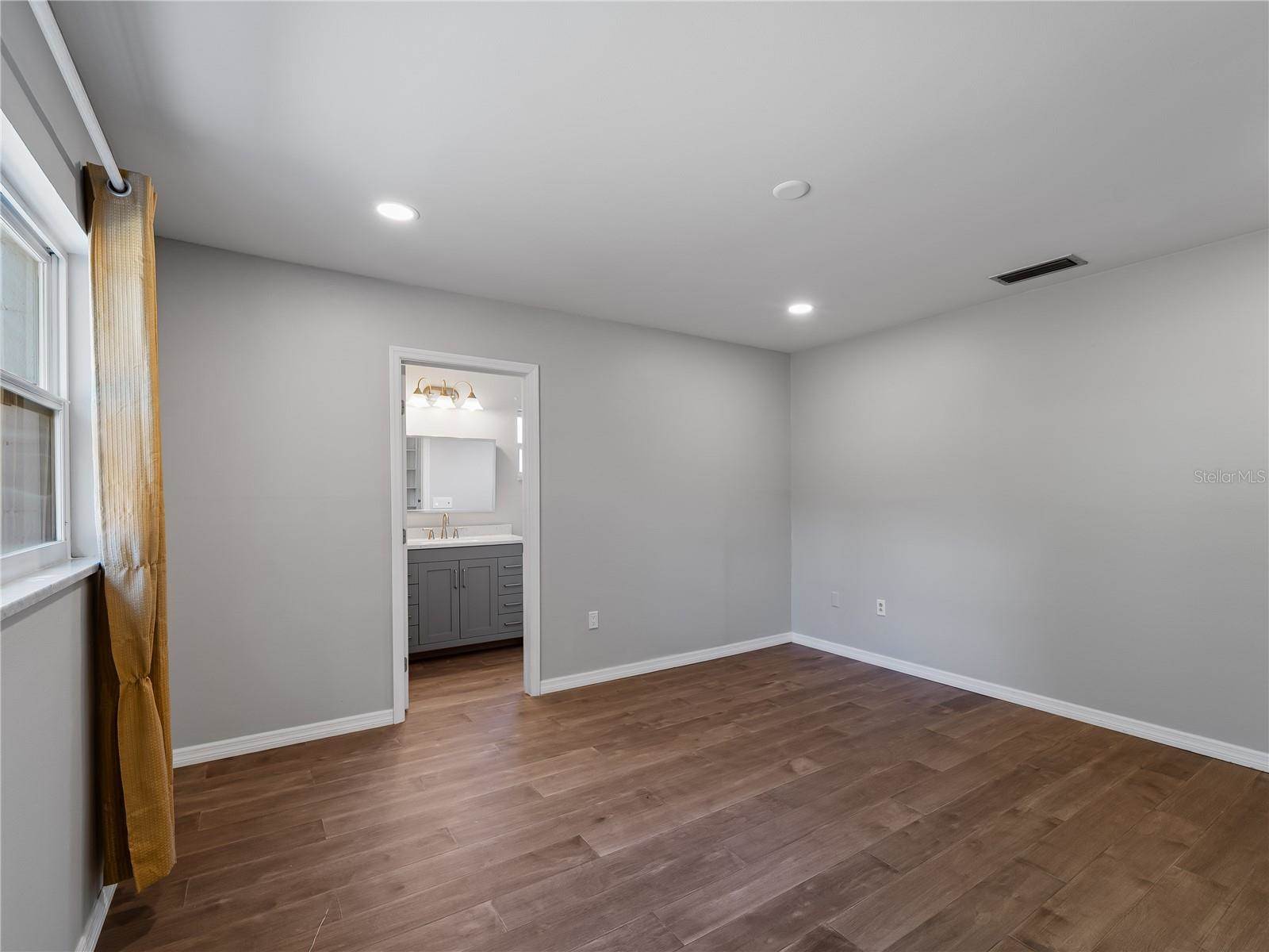 32 Bay Avenue, Osprey, FL 34229