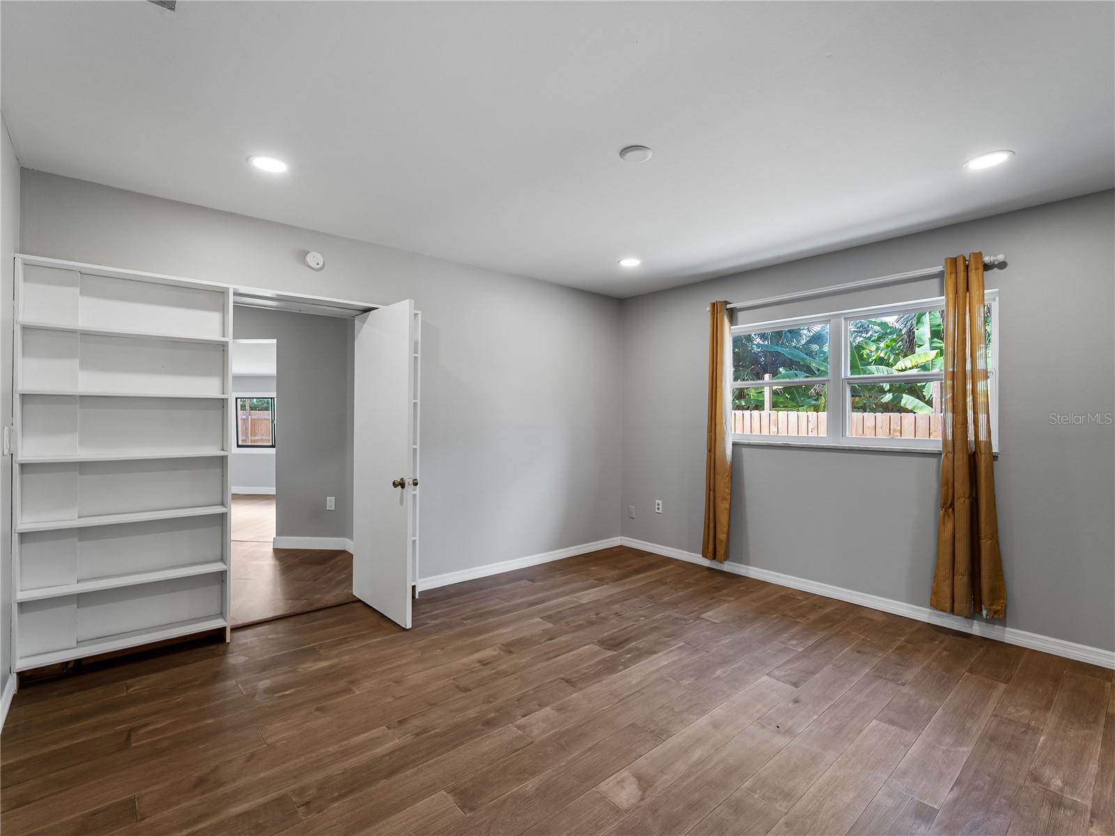 32 Bay Avenue, Osprey, FL 34229