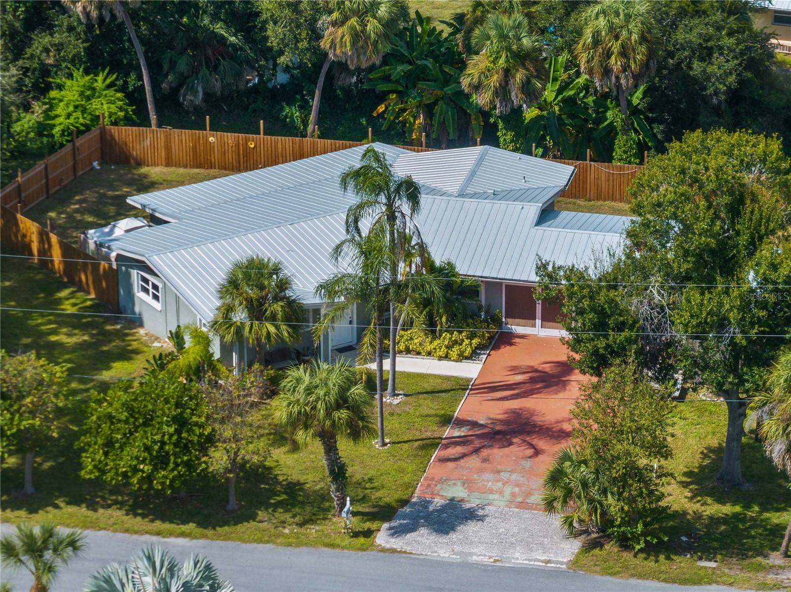 32 Bay Avenue, Osprey, FL 34229