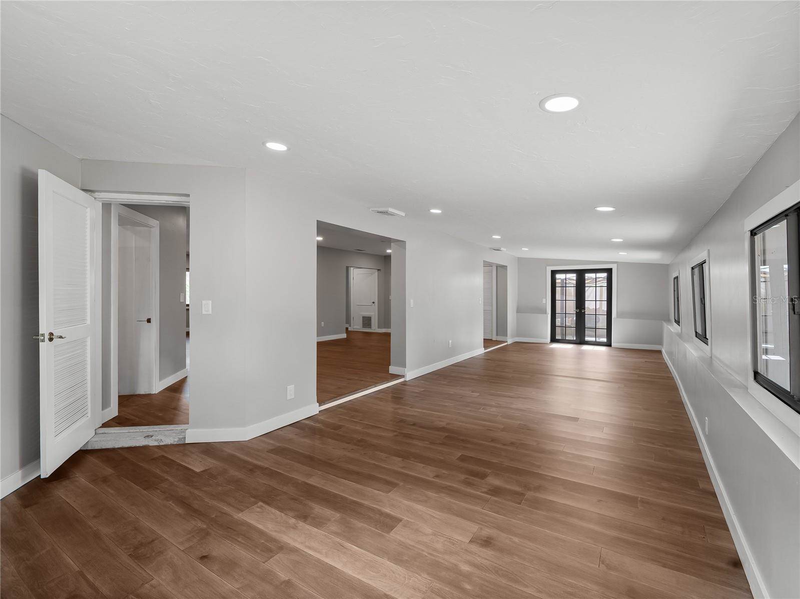 32 Bay Avenue, Osprey, FL 34229