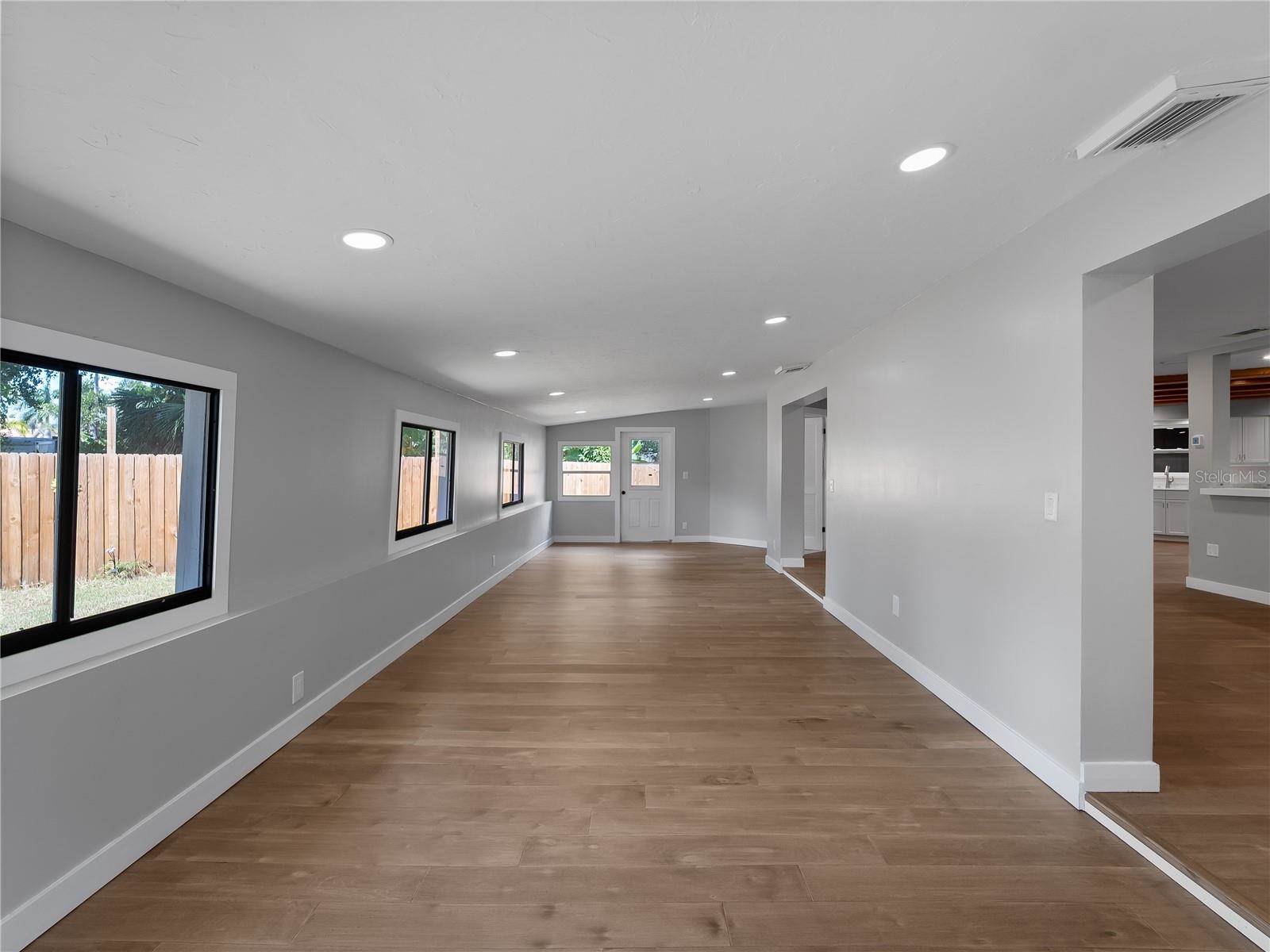 32 Bay Avenue, Osprey, FL 34229