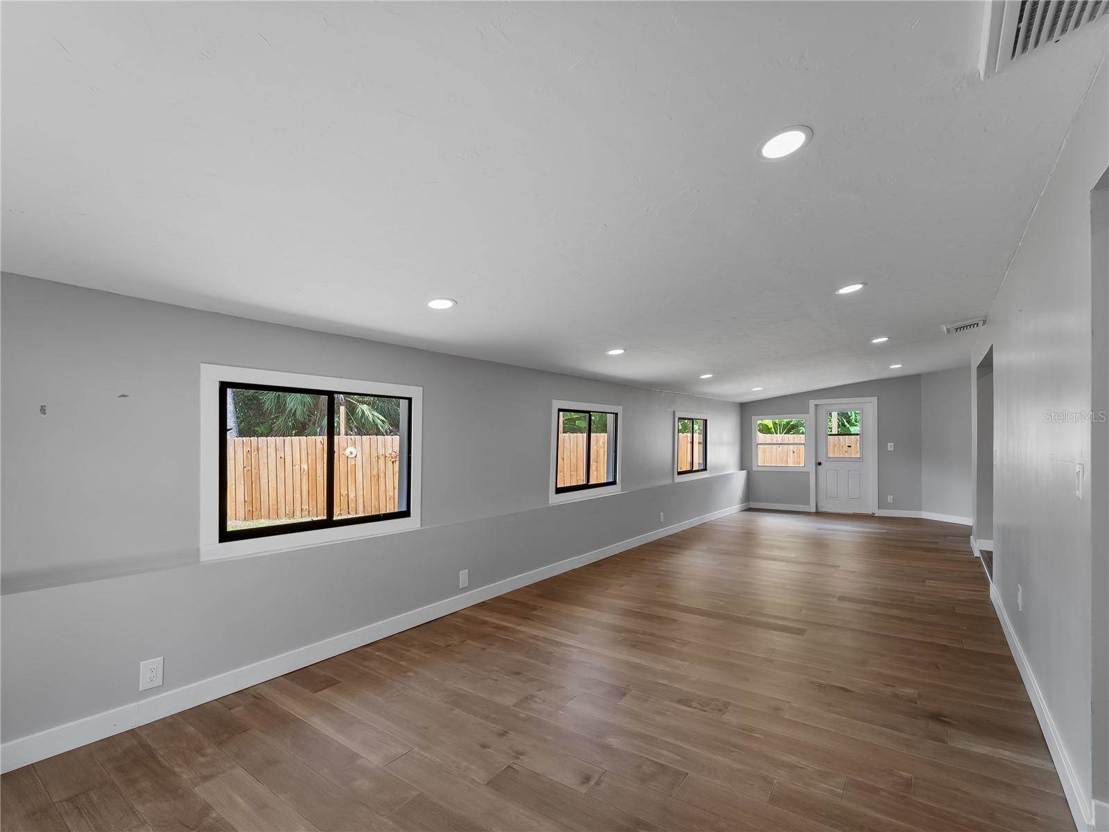 32 Bay Avenue, Osprey, FL 34229